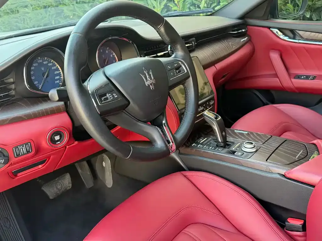 Maserati Quattroporte — фото 4