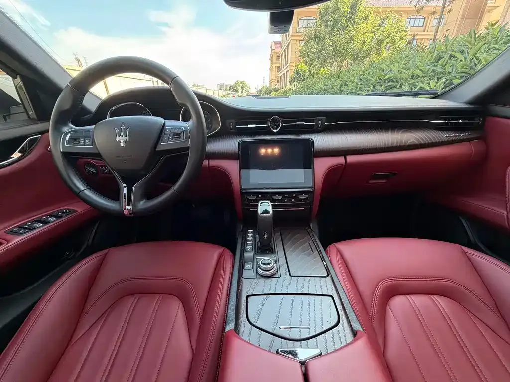 Maserati Quattroporte — фото 7