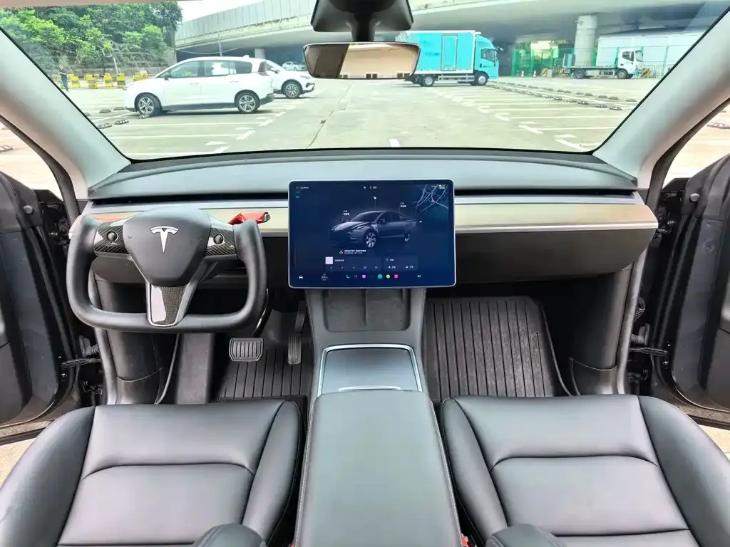 Tesla Model Y — фото 7