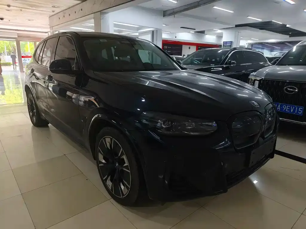 BMW iX3 — фото 4