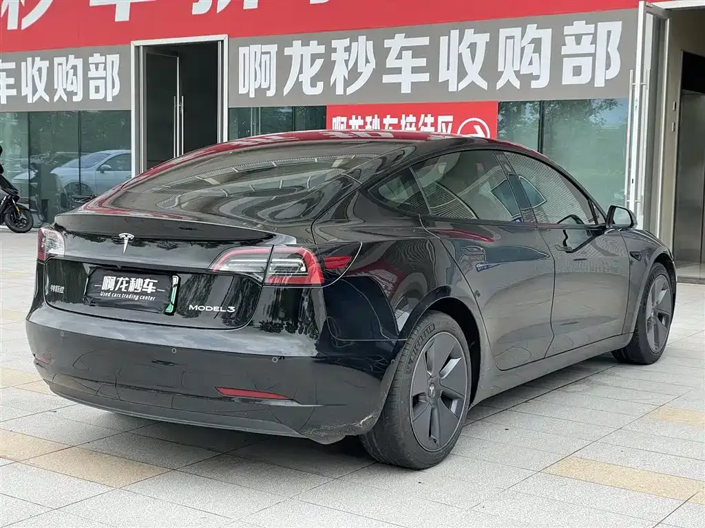 Tesla Model 3 — фото 4