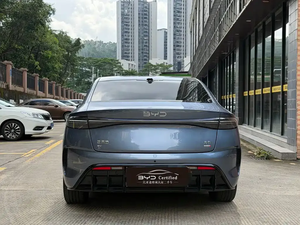 BYD Seal — фото 8