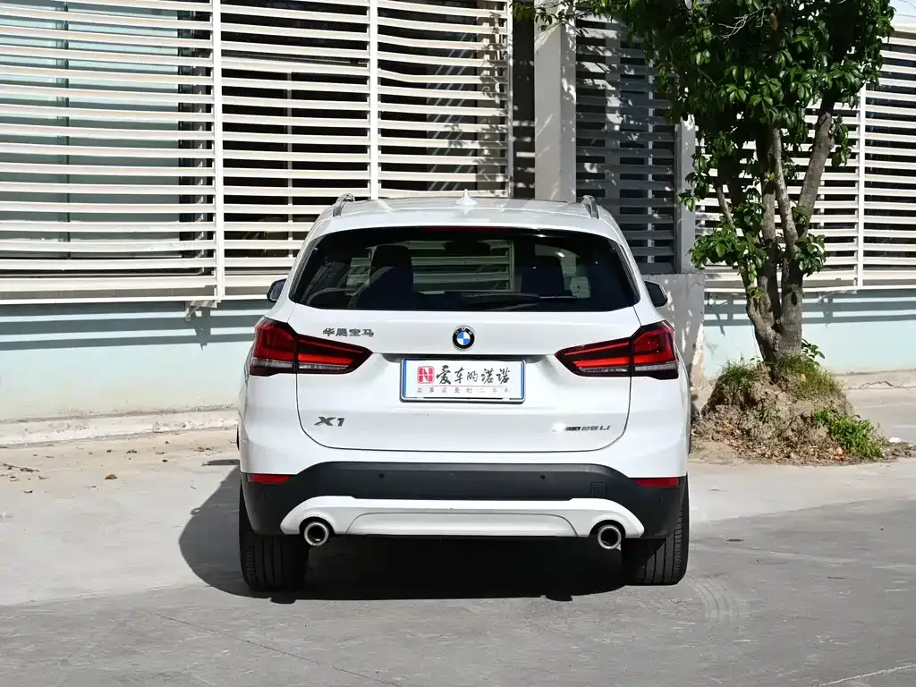 BMW X1 — фото 9