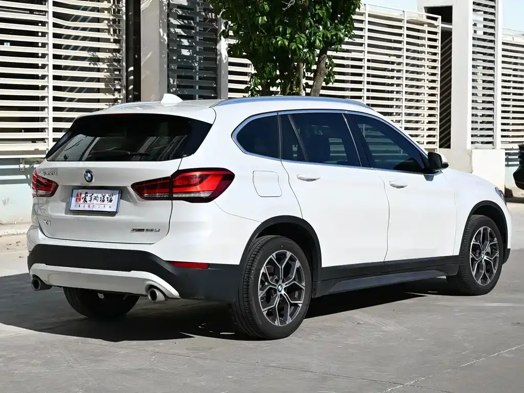 BMW X1 — фото 10