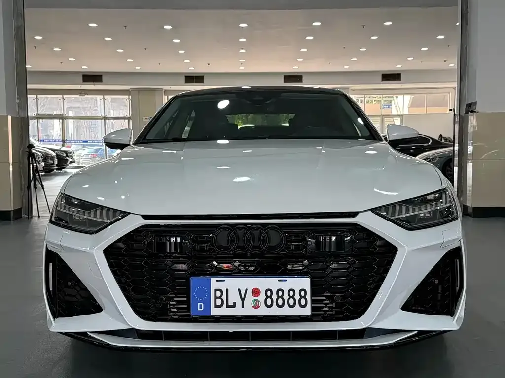 Audi A7L — фото 8