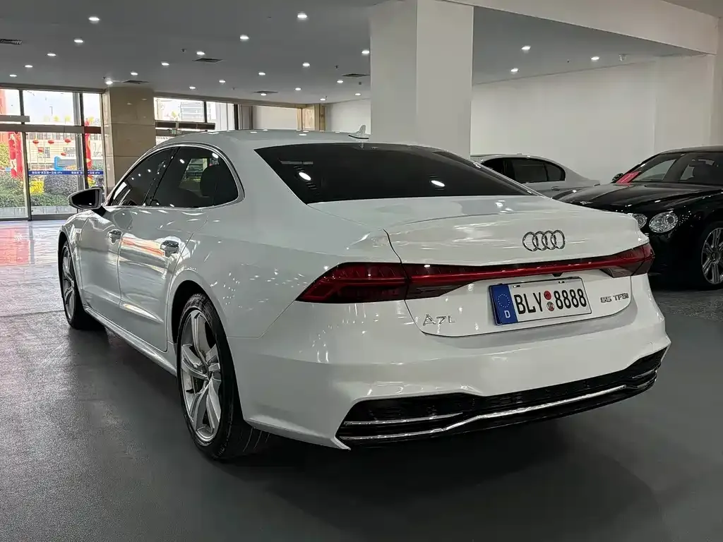Audi A7L — фото 2