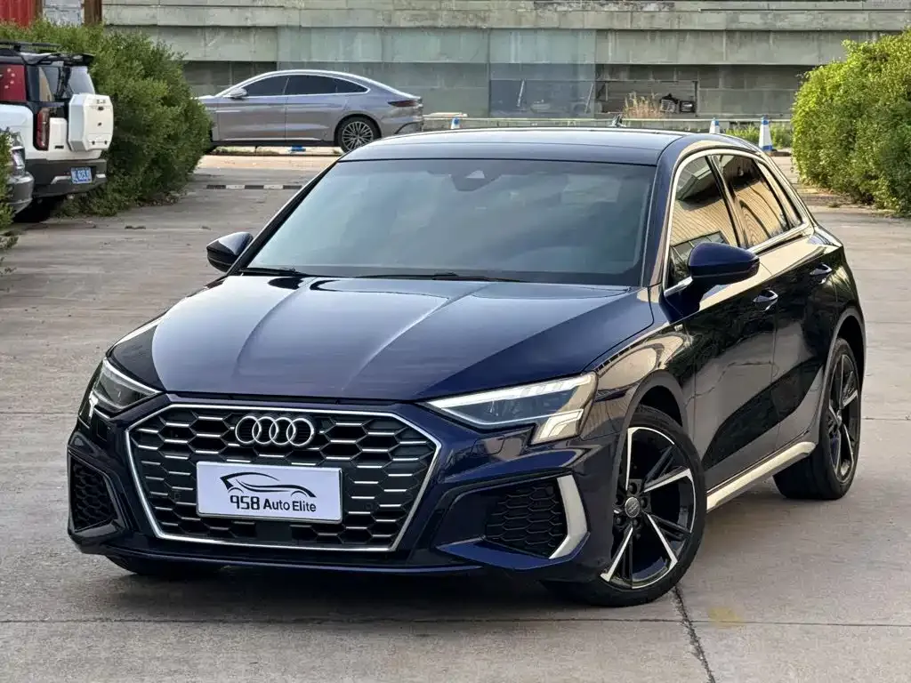 Audi A3 — фото 1