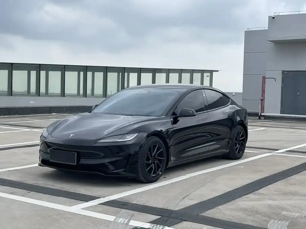 Tesla Model 3 — фото 4