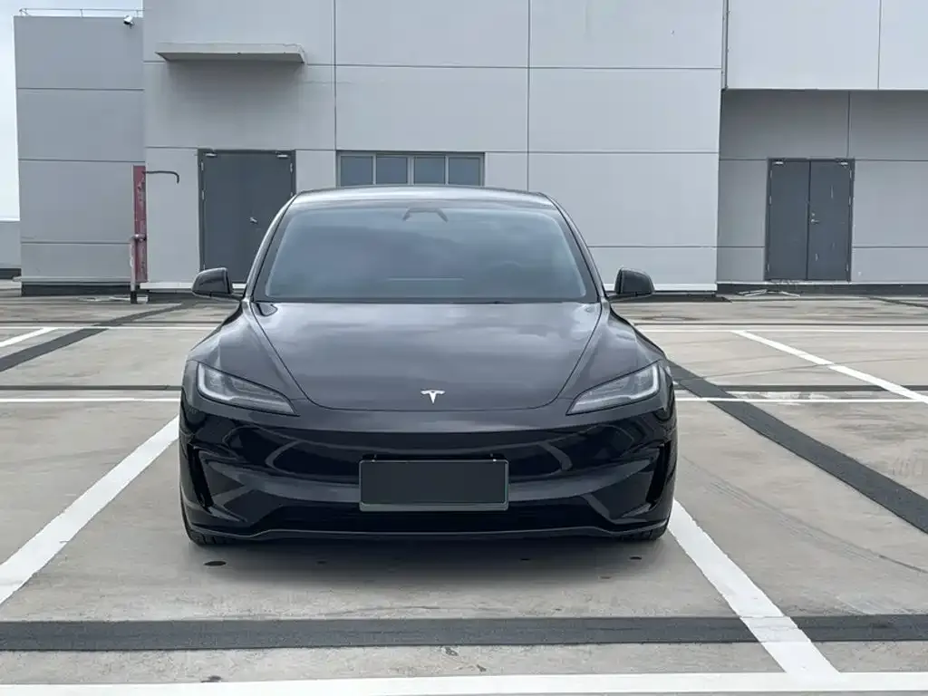 Tesla Model 3 — фото 6