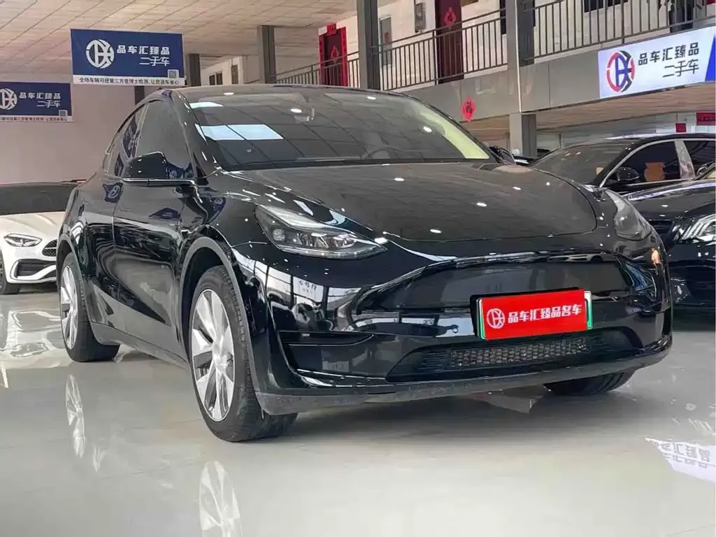 Tesla Model Y — фото 8