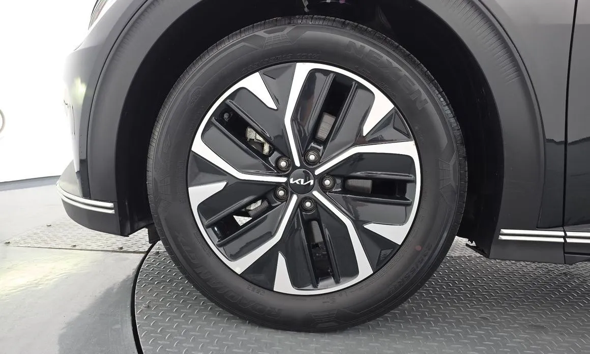 Kia EV6 — фото 9