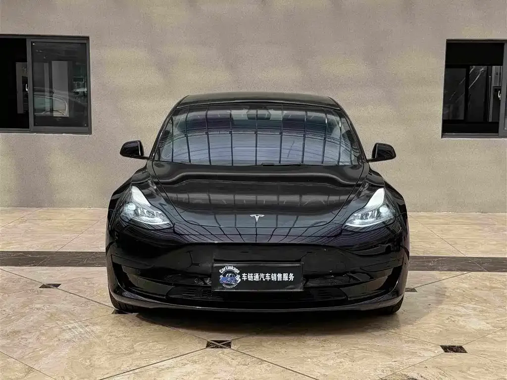 Tesla Model 3 — фото 7