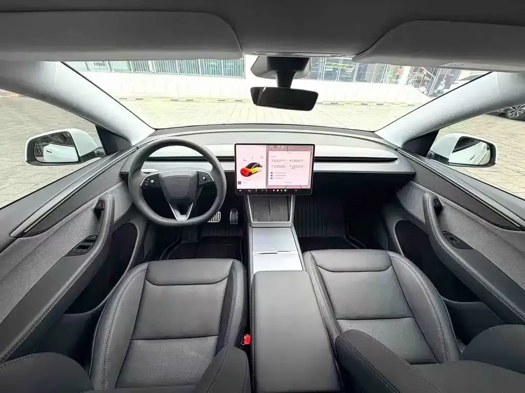 Tesla Model Y — фото 5