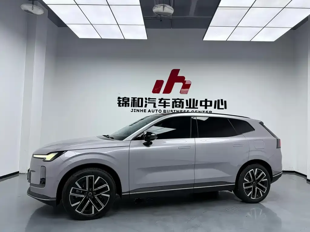 Volvo XC70 Plug-in Hybrid 2025 из CN, фото 2