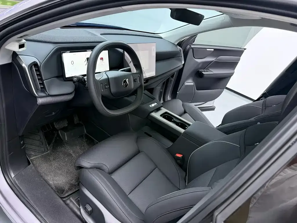 Volvo XC70 Plug-in Hybrid 2025 из CN, фото 5