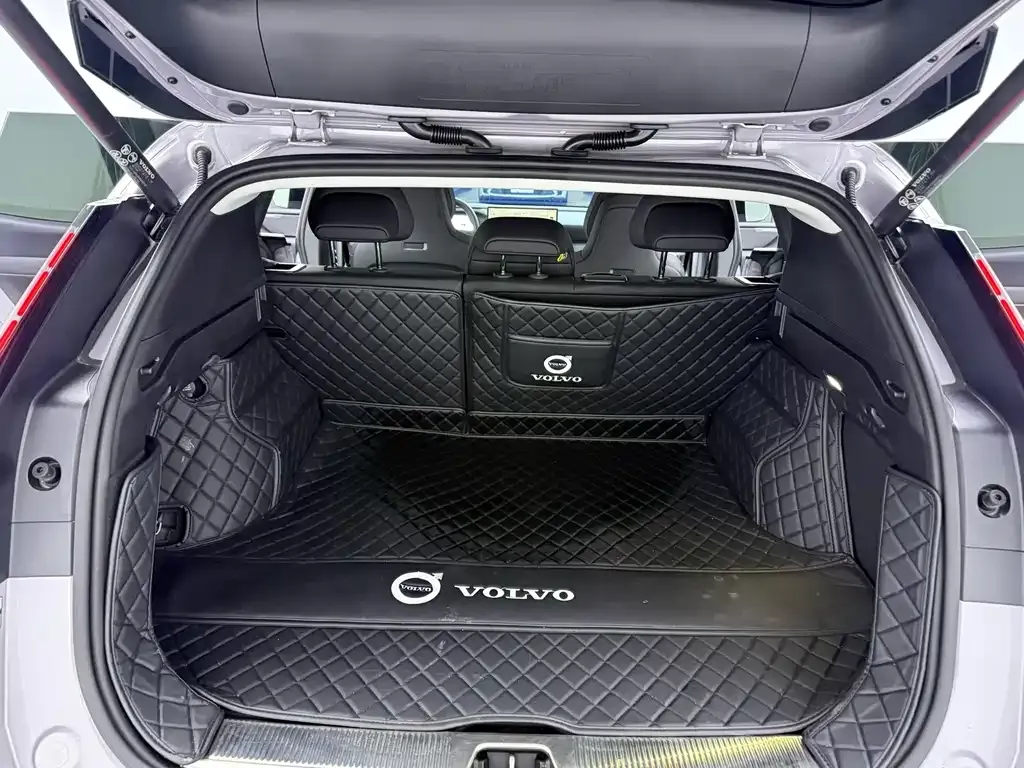 Volvo XC70 Plug-in Hybrid 2025 из CN, фото 6