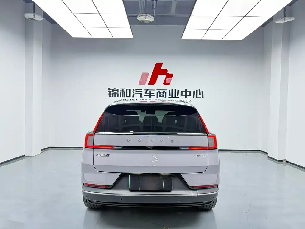 Volvo XC70 Plug-in Hybrid 2025 из CN, фото 3