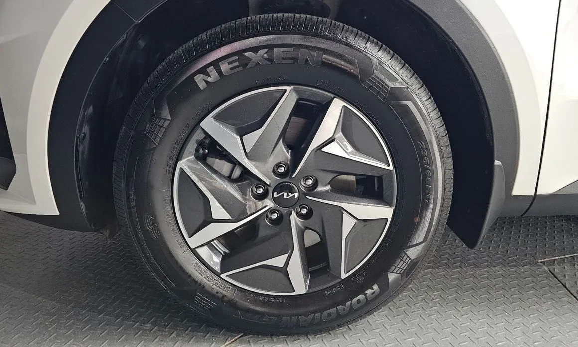 Kia Sorento — фото 7