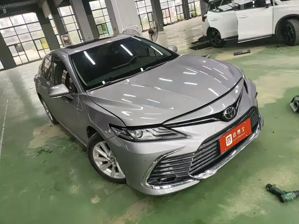 Toyota Camry — фото 8