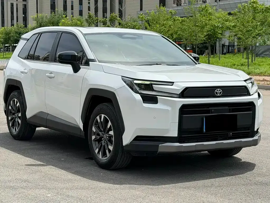 Toyota RAV4 — фото 9
