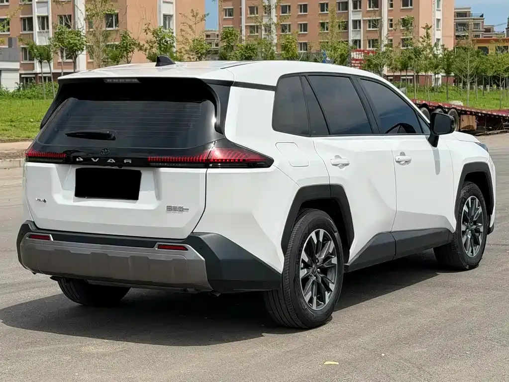 Toyota RAV4 — фото 8