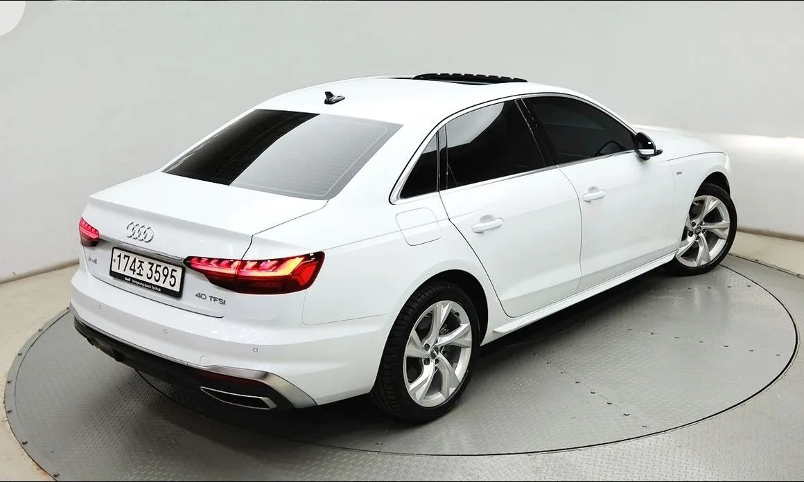 Audi A4 — фото 6