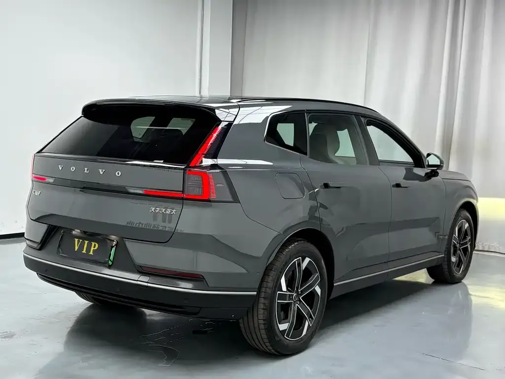 Volvo XC70 Plug-in Hybrid — фото 5