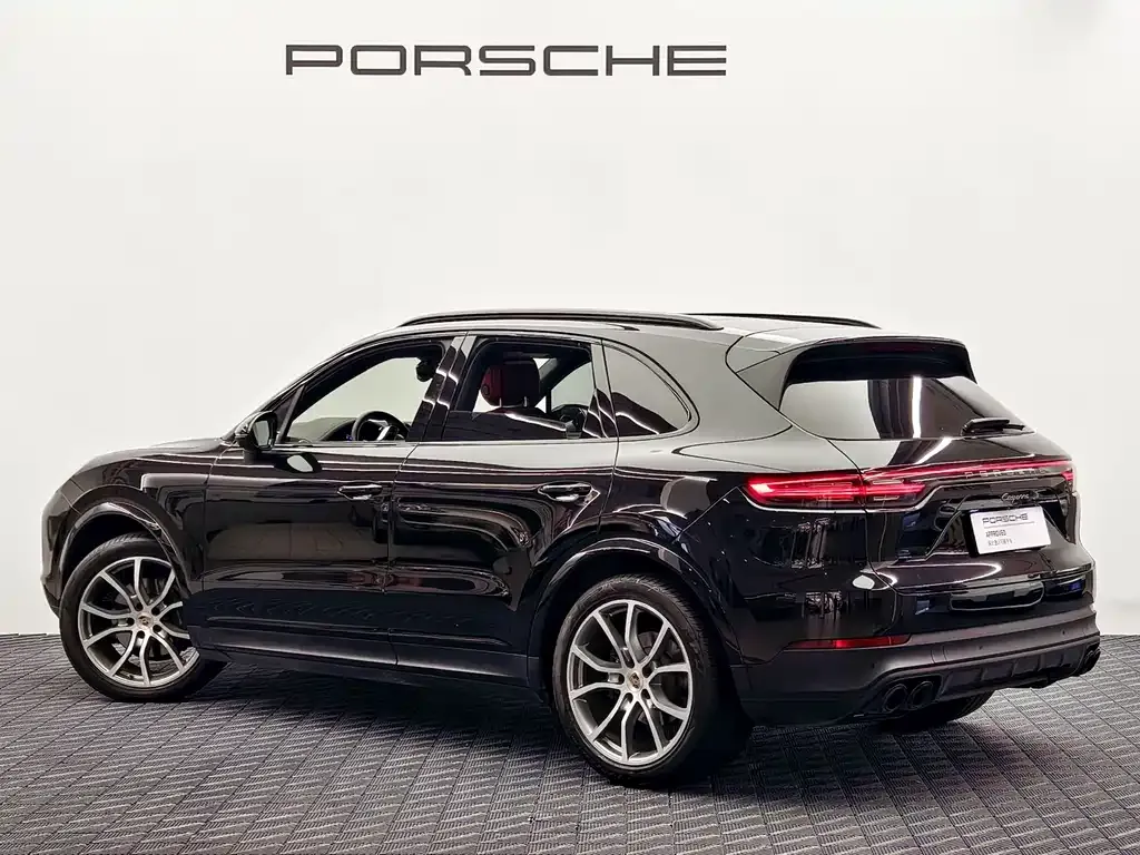 Porsche Cayenne — фото 7