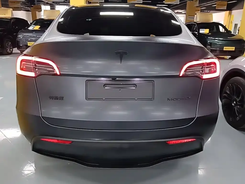 Tesla Model Y — фото 8