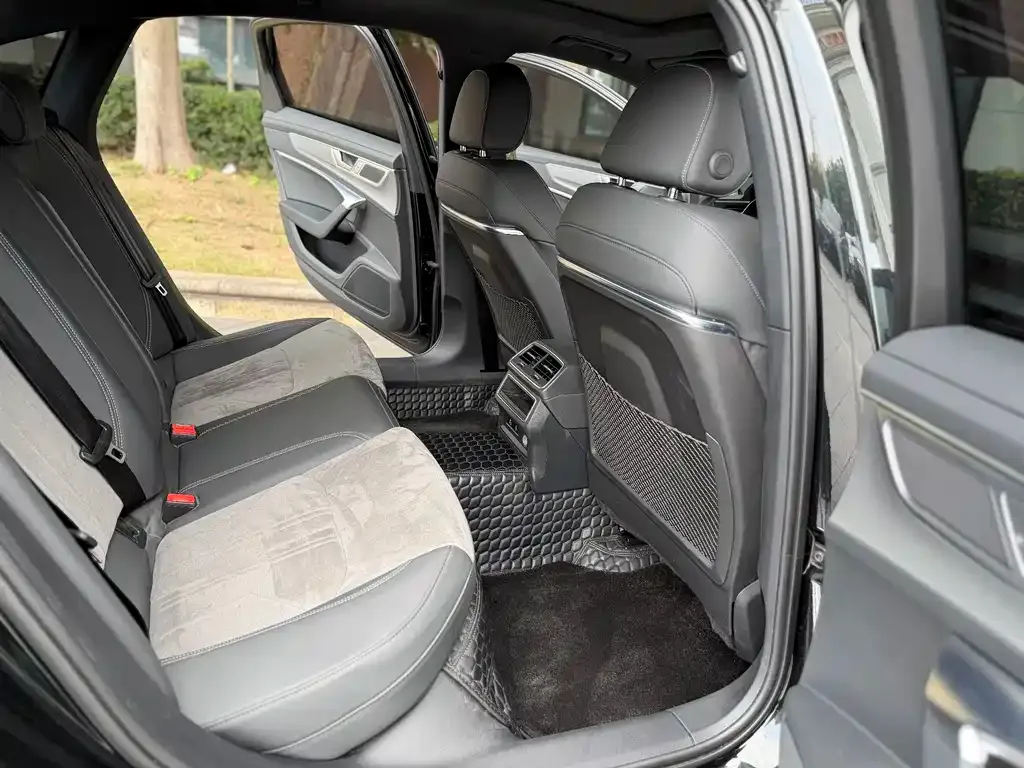 Audi A6L 2024 из CN, фото 7