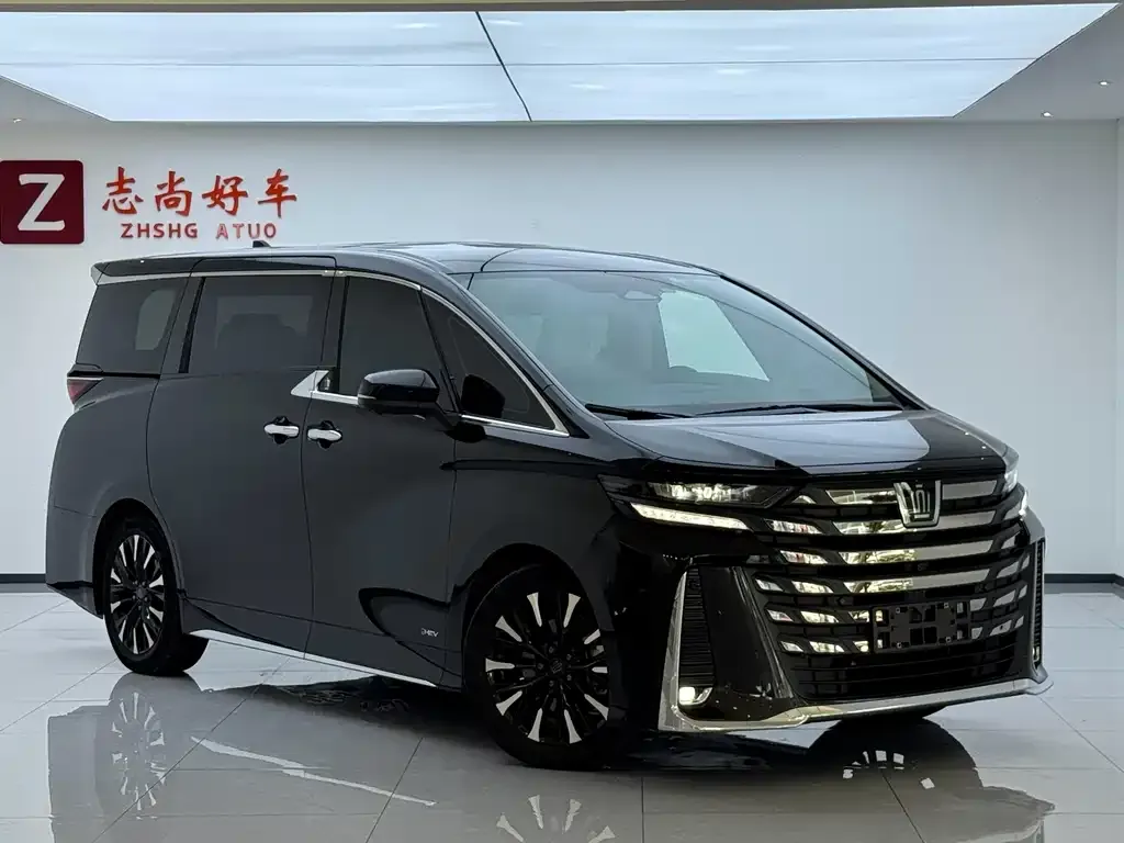 Toyota Vellfire — фото 7