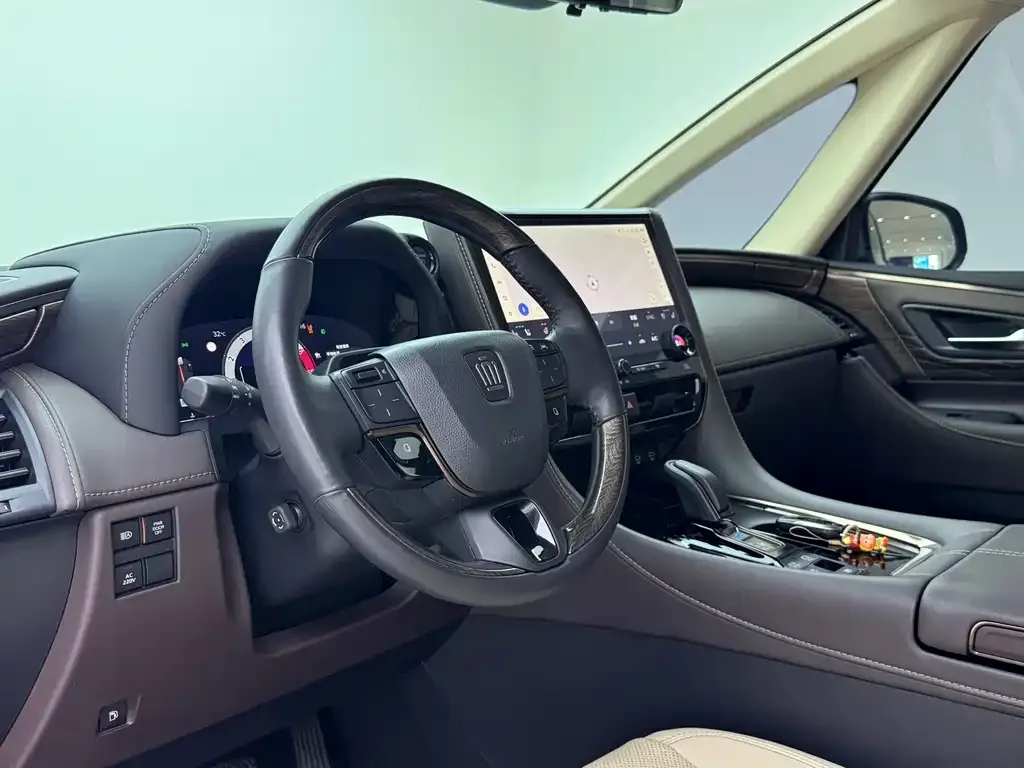 Toyota Vellfire — фото 8
