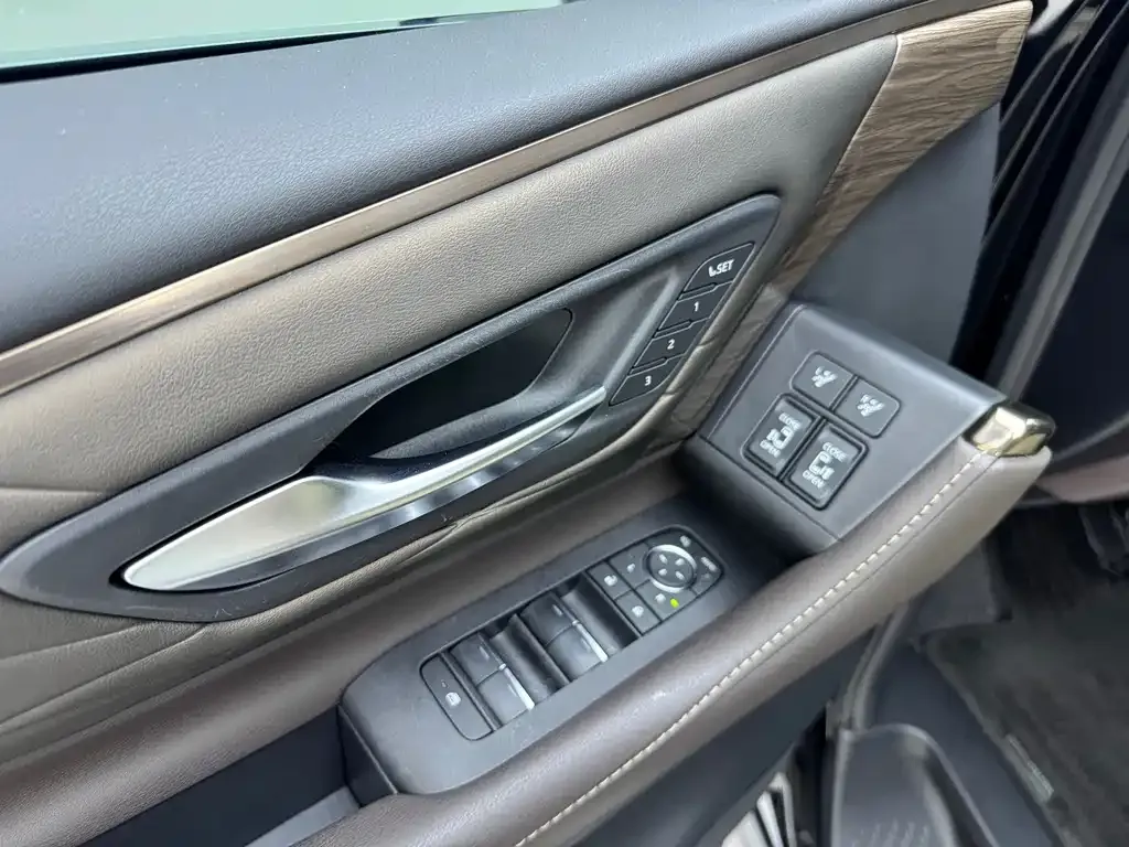 Toyota Vellfire — фото 9