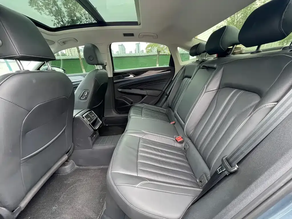 Volkswagen Passat — фото 2