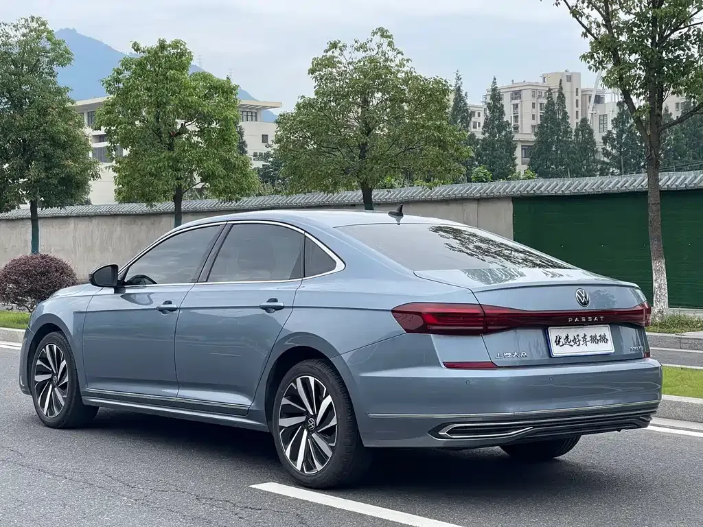 Volkswagen Passat — фото 8