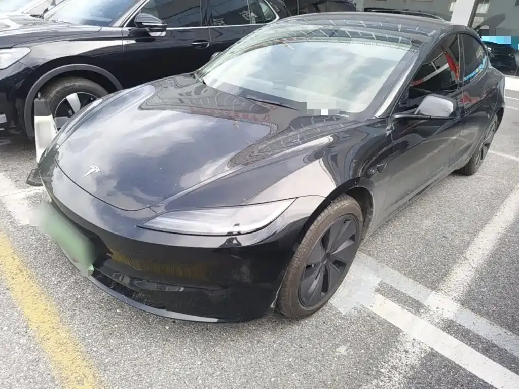 Tesla Model 3 — фото 10