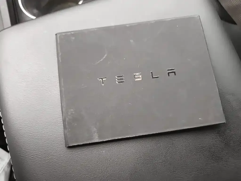 Tesla Model 3 — фото 2