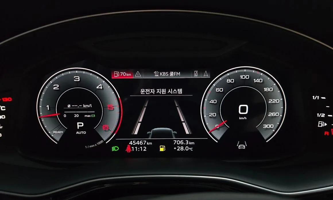 Audi Q7 2023 из KR, фото 3