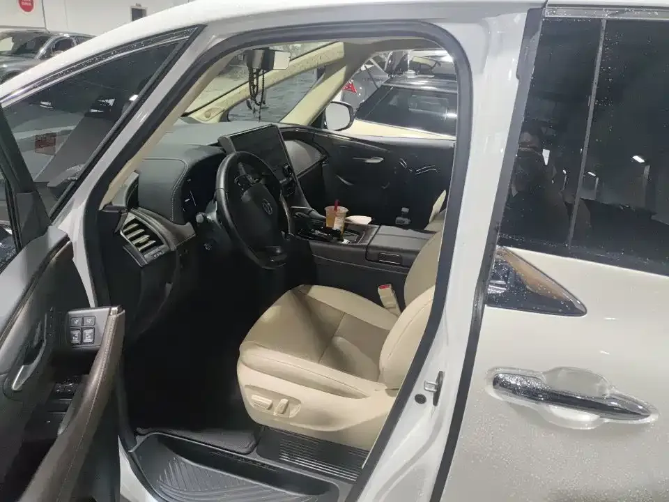 Toyota Alphard — фото 5