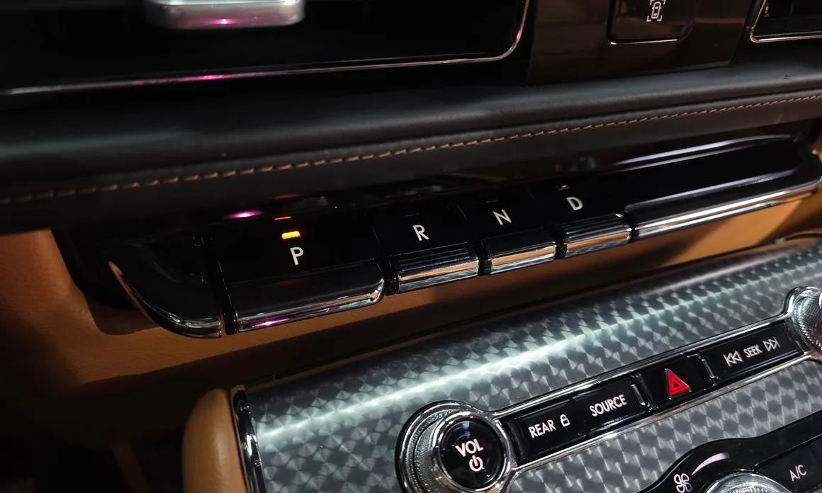 Lincoln Aviator — фото 10