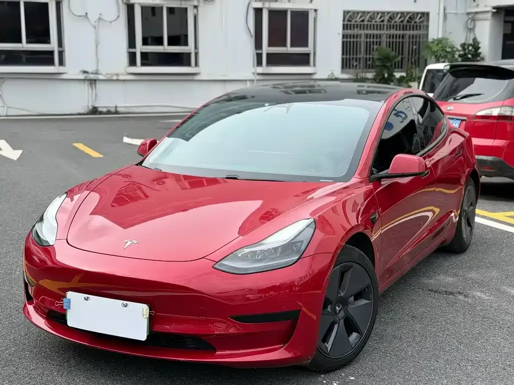 Tesla Model 3 — фото 8