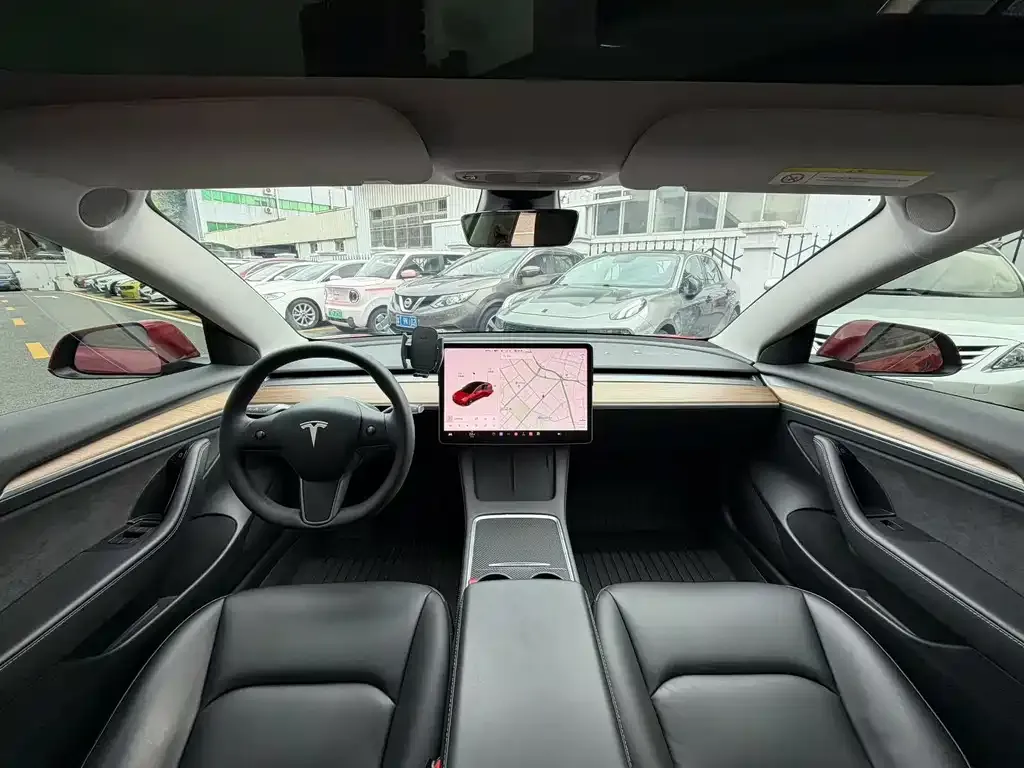 Tesla Model 3 — фото 6