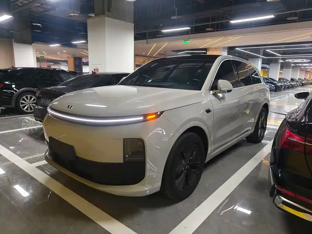 Li Auto L6
