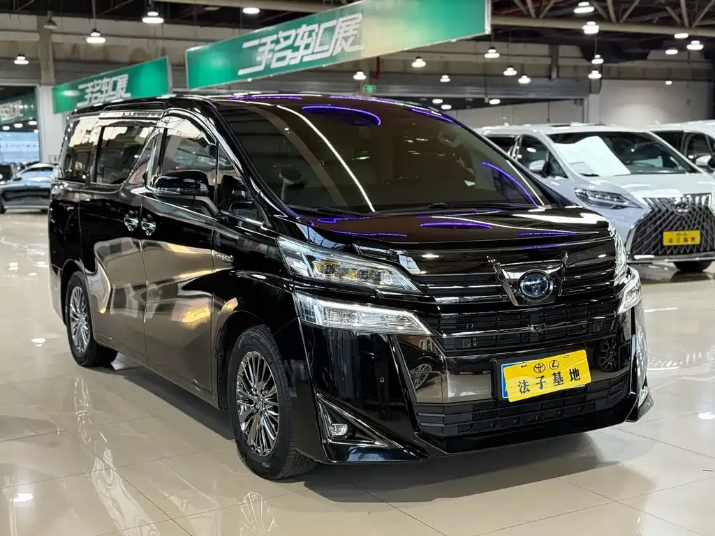 Toyota Vellfire — фото 10