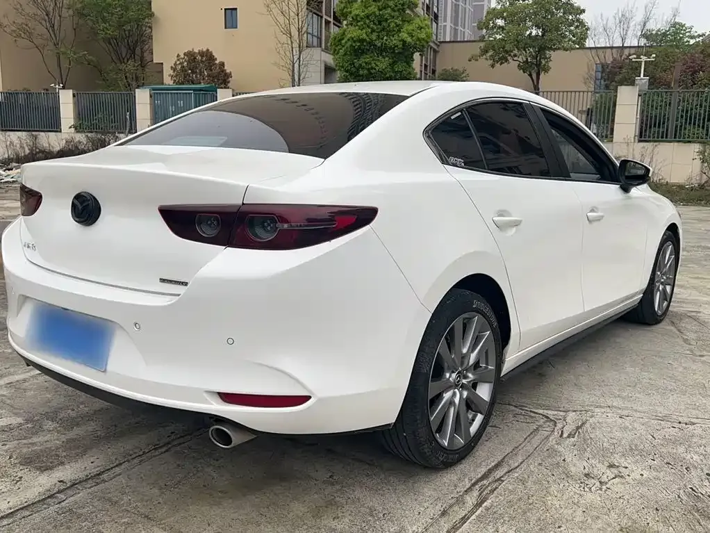 Mazda 3 Axela — фото 10
