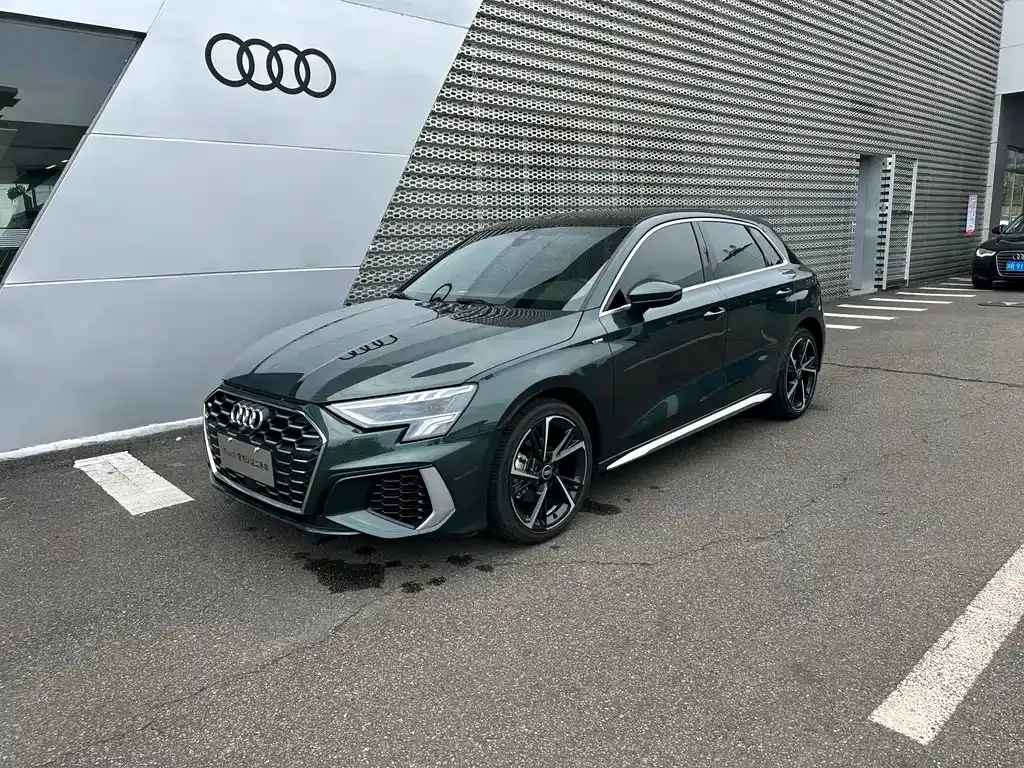 Audi A3 — фото 1
