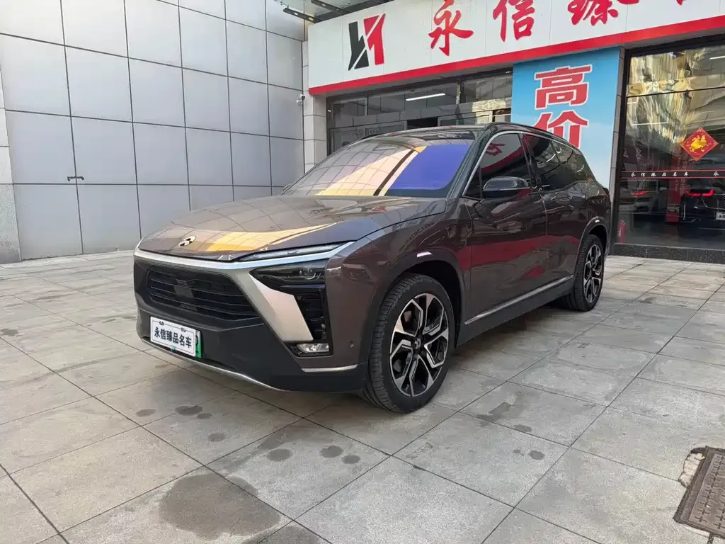 NIO ES8