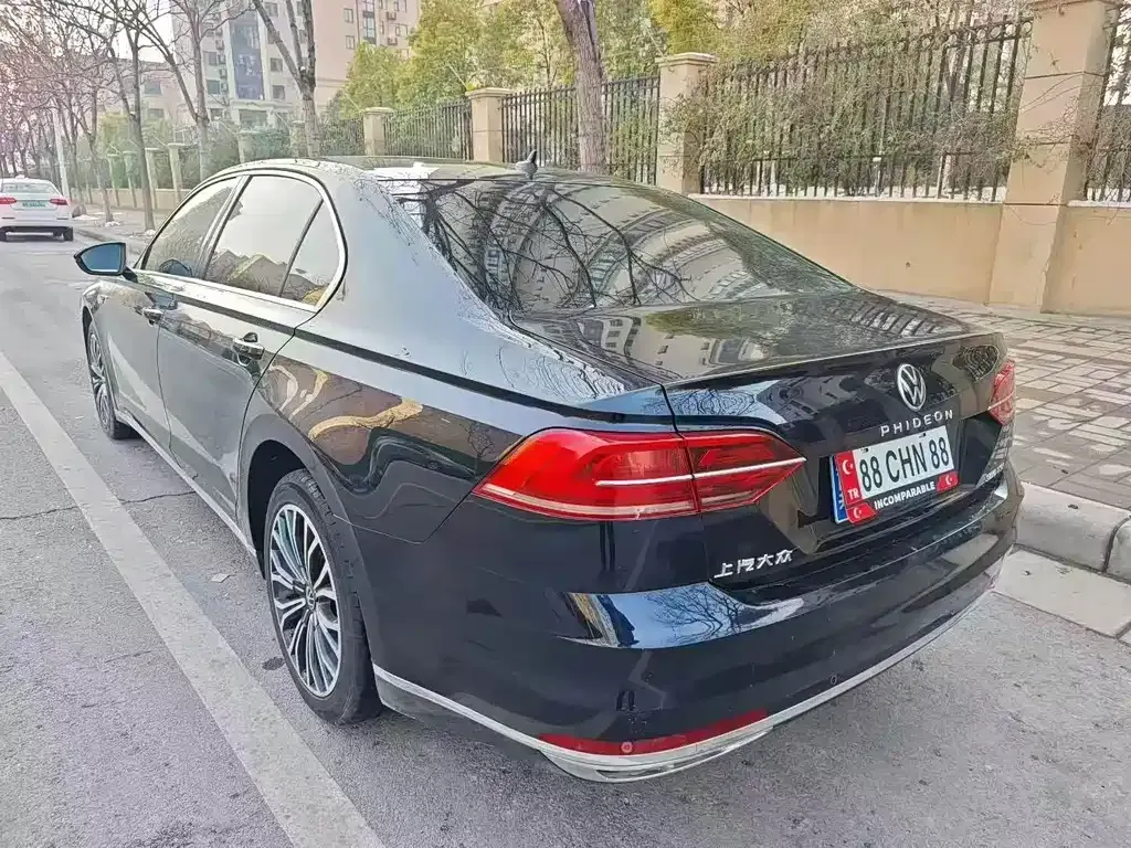 Volkswagen Phideon — фото 9