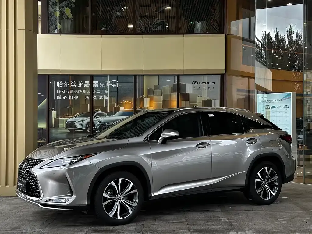Lexus RX — фото 1