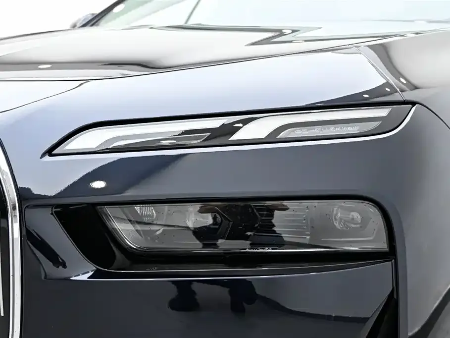 BMW 7 Series — фото 10